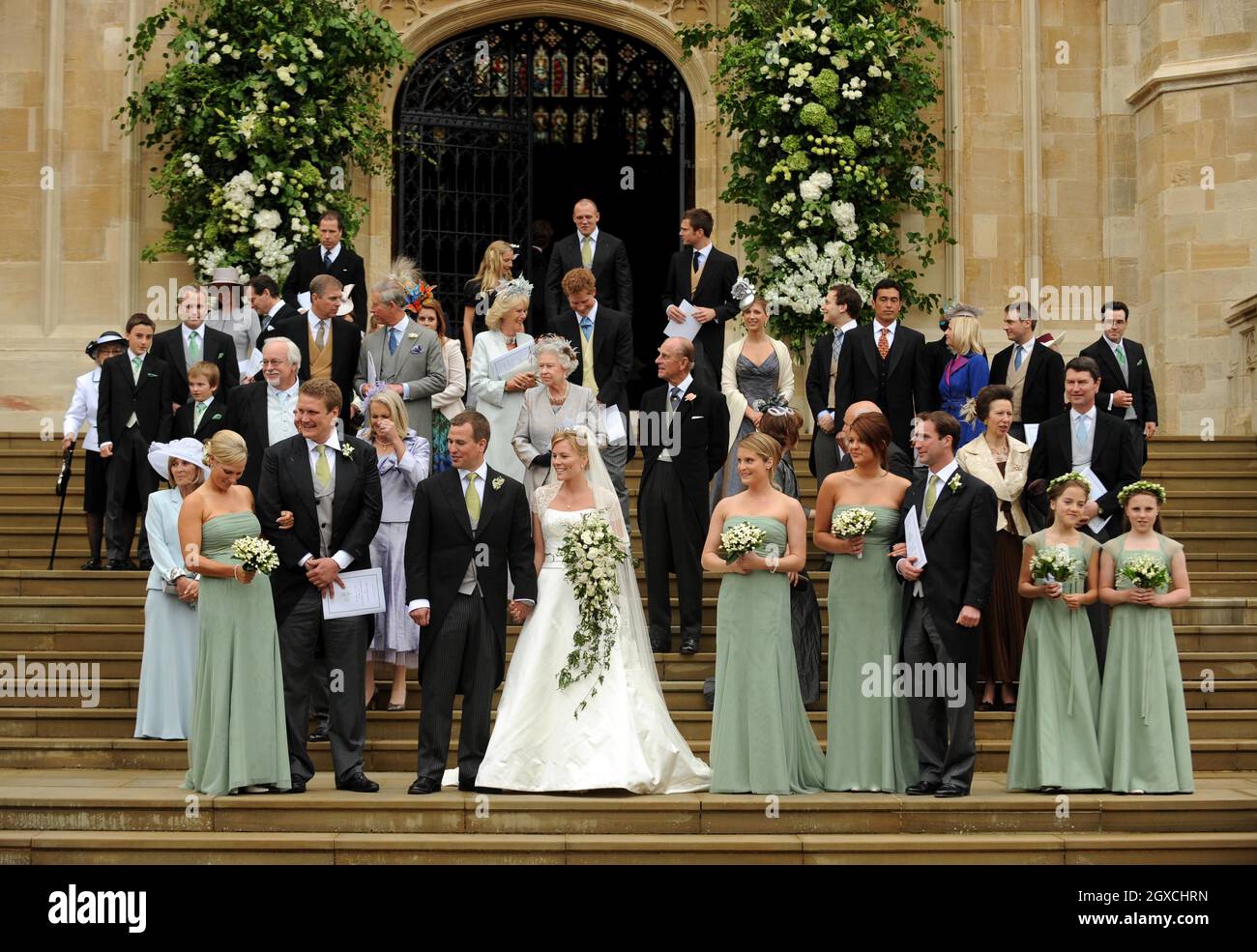 Peter Phillips und Autumn Kelly verlassen die St. George's Chapel nach ihrer Hochzeitszeremonie im Windor Castle, Windsor. Stockfoto