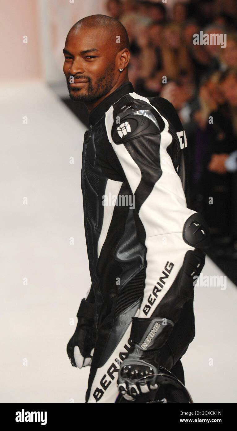 Tyson Beckford auf der Fashion for Relief Show während der London Fashion Week Frühjahr/Sommer 2009 in London. Stockfoto