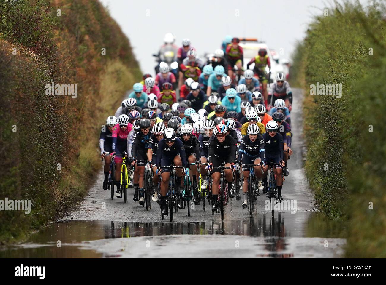 Das Feld während der zweiten Etappe der AJ Bell Women's Tour in Walsall, Großbritannien. Bilddatum: Dienstag, 5. Oktober 2021. Stockfoto