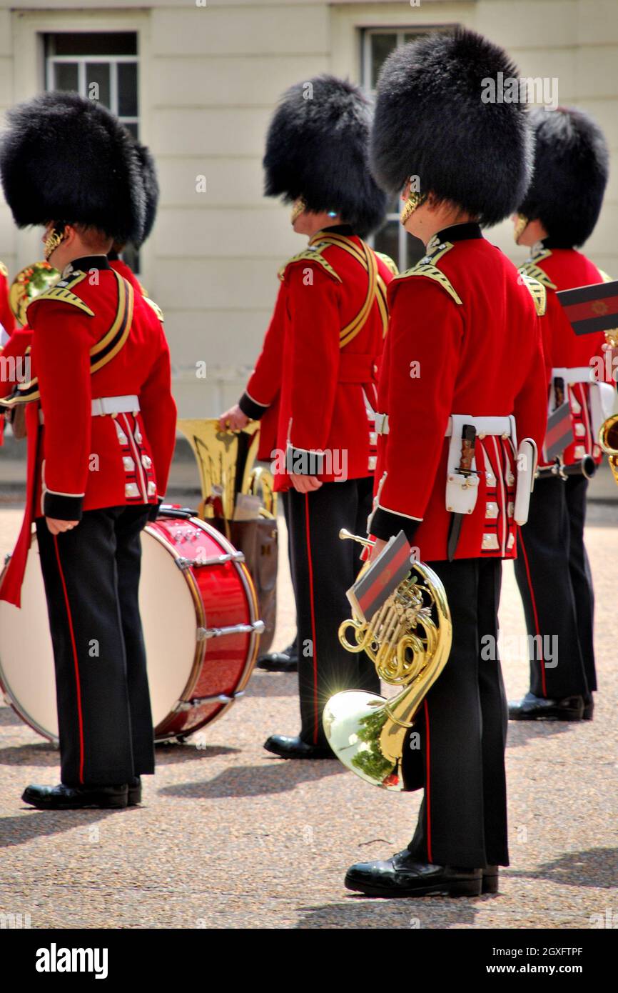 Scots guard at buckingham palace Fotos und Bildmaterial in hoher
