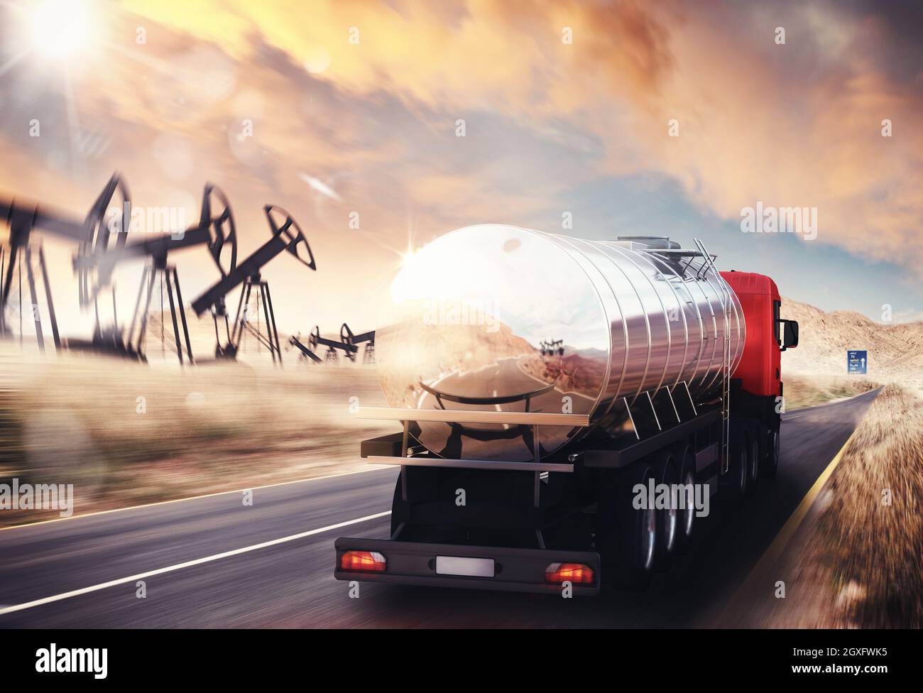 LKW mit Öltank fährt auf Asphalt Stockfoto