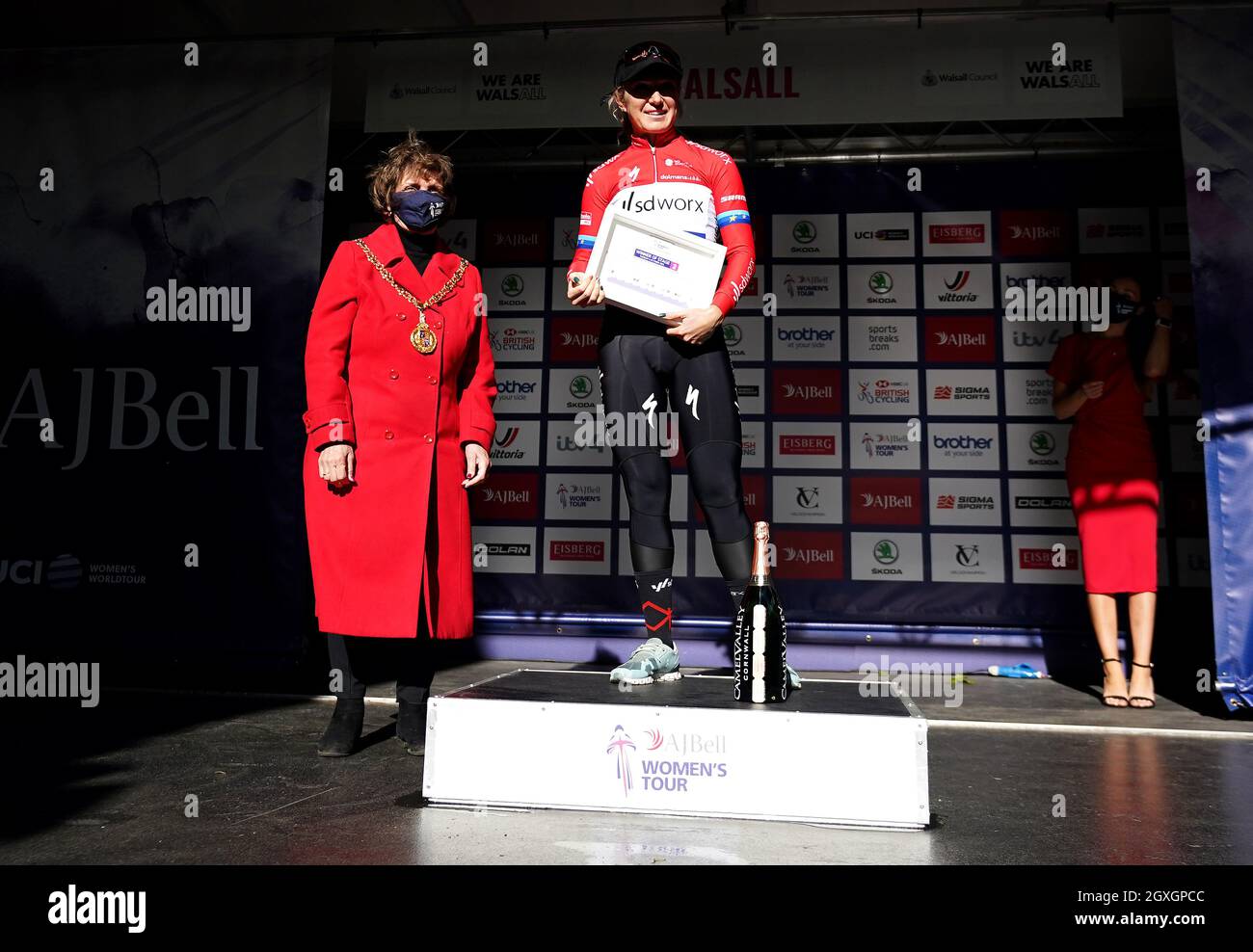 Amy Pieters vom Team SD Worx feiert die siegreiche zweite Etappe der AJ Bell Women's Tour in Walsall, Großbritannien. Bilddatum: Dienstag, 5. Oktober 2021. Stockfoto