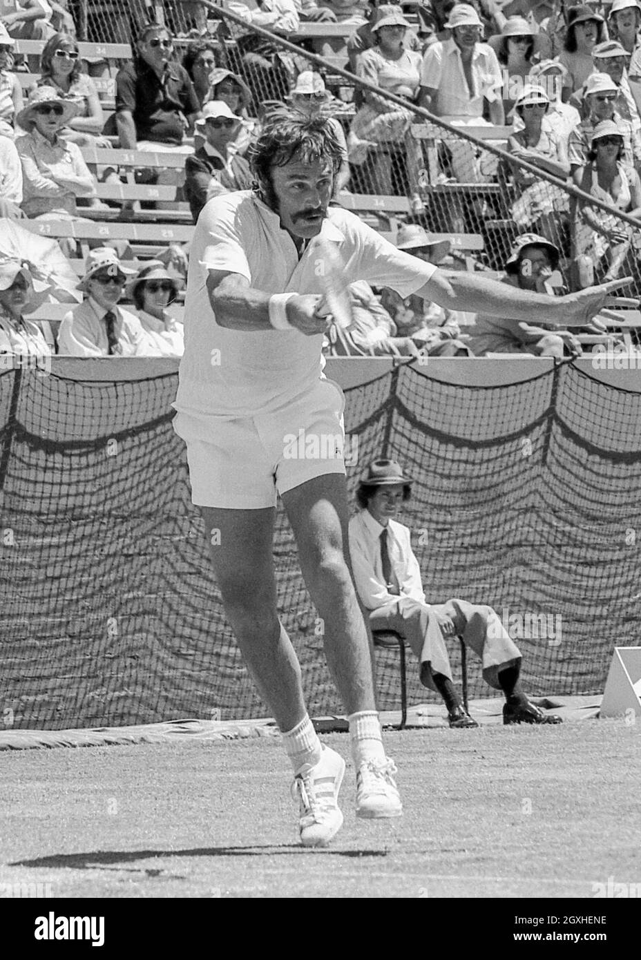 John Newcombe, Australian Open 1976, Viertelfinale, Kooyong Lawn Tennis Club, 26. Dez. 1975 - 4. Jan.1976, Melbourne. Stockfoto