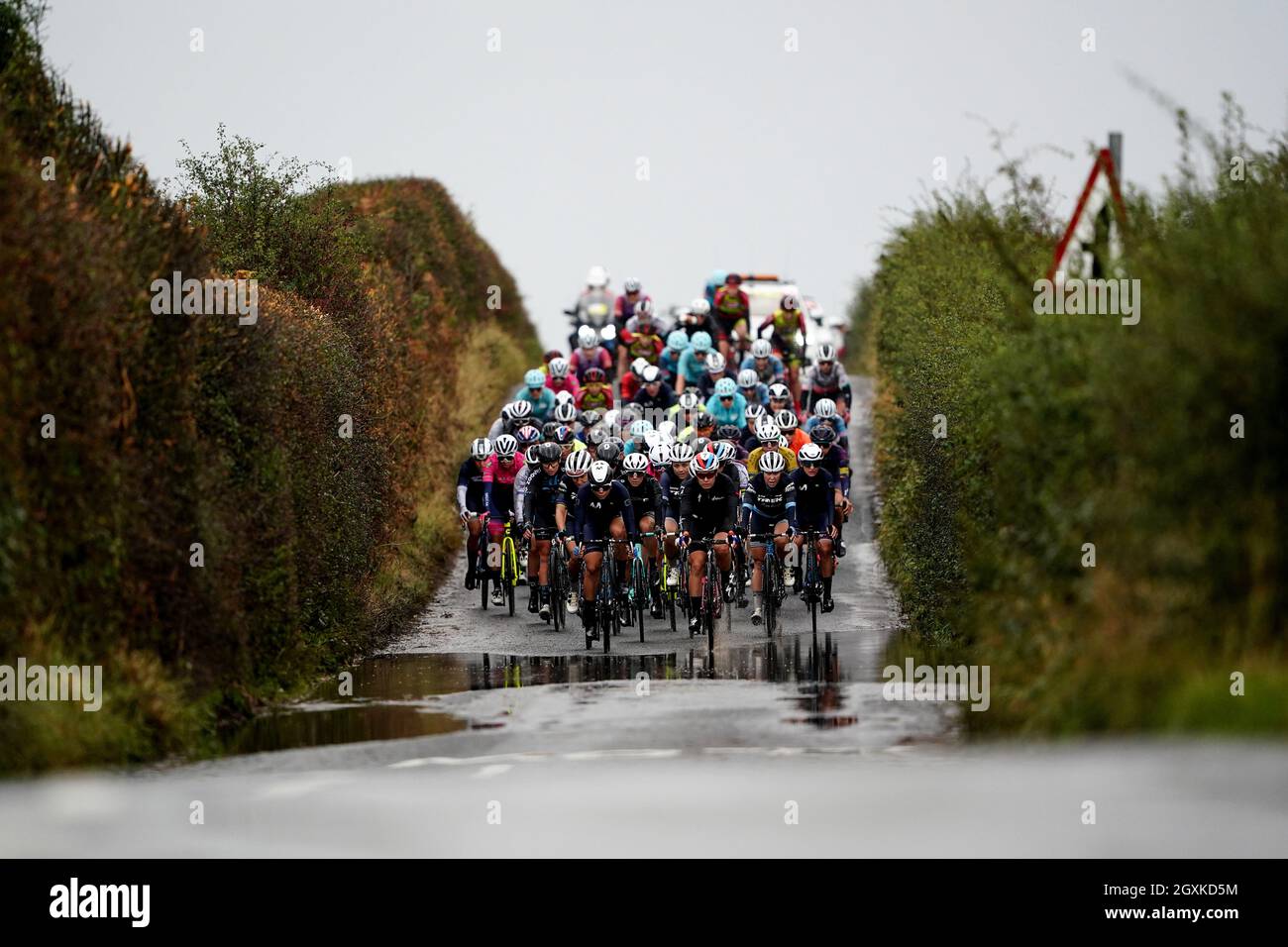 Das Hauptfeld während der zweiten Etappe der AJ Bell Women's Tour in Walsall, Großbritannien. Bilddatum: Dienstag, 5. Oktober 2021. Stockfoto