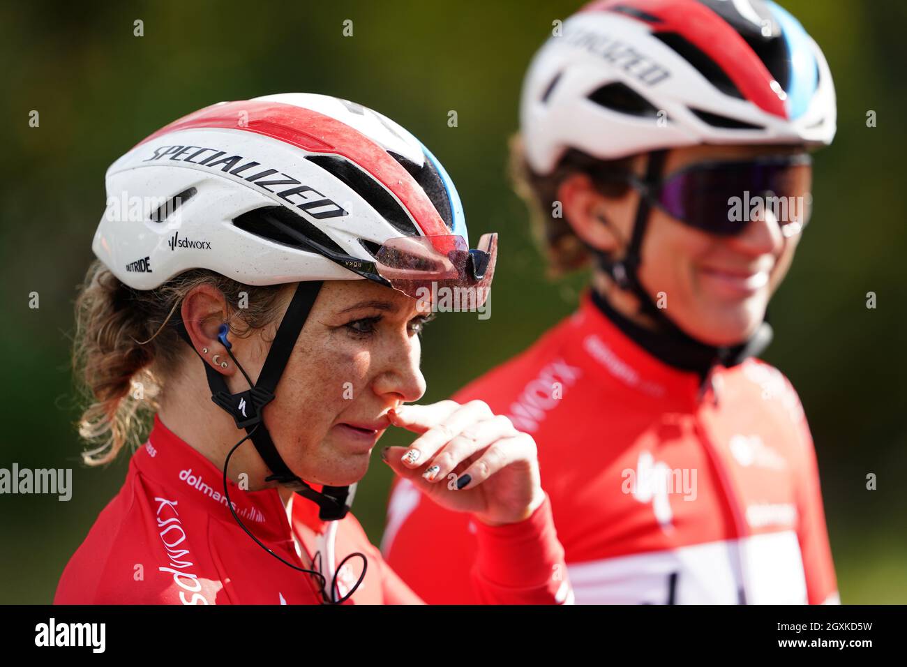 Amy Pieters vom Team SD Worx nach dem Gewinn der zweiten Etappe der AJ Bell Women's Tour in Walsall, Großbritannien. Bilddatum: Dienstag, 5. Oktober 2021. Stockfoto