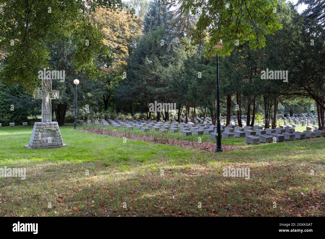 Gliwice, Polen - 24. September 2021. Soldaten des Friedhofs der Sowjetischen Armee und Gedenkstätte in Gliwice. Stockfoto