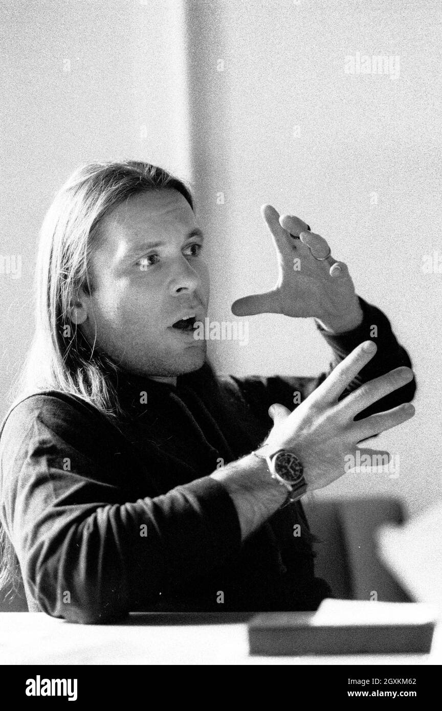 Mailand Italien 1996-12-11: Bruce Dickinson während der Pressekonferenz der "Skunkworks" Europatour 1996 Stockfoto