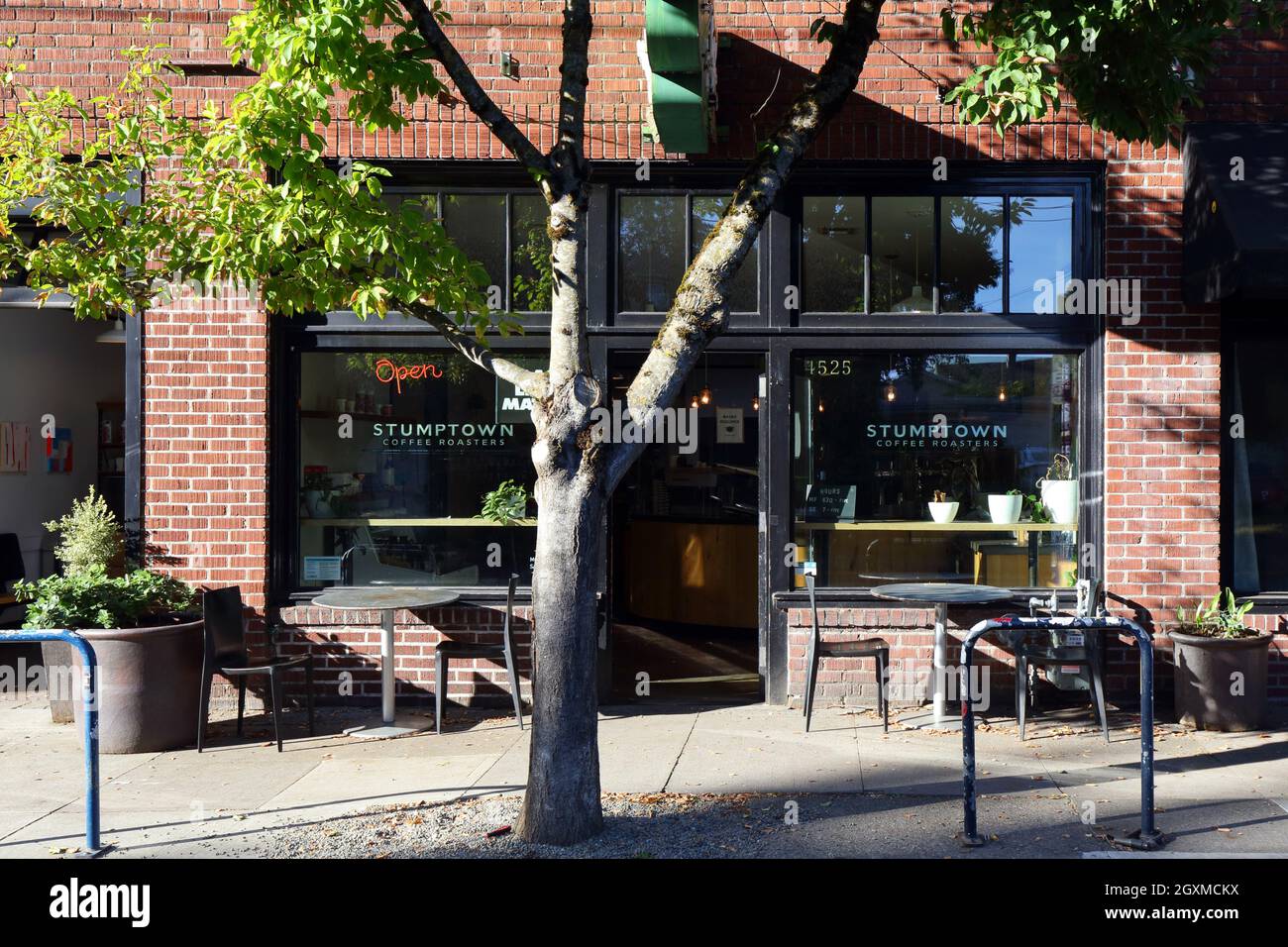 Stumptown Coffee Roasters, 4525 SE Division St, Portland, Oregon. Ursprüngliche Lage eines legendären Cafés im Viertel Richmond. Stockfoto