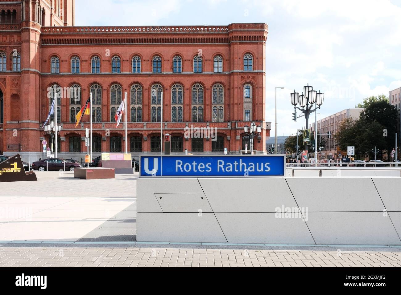 ROTES RATHAUS U BAHNEINGANG visual data 6