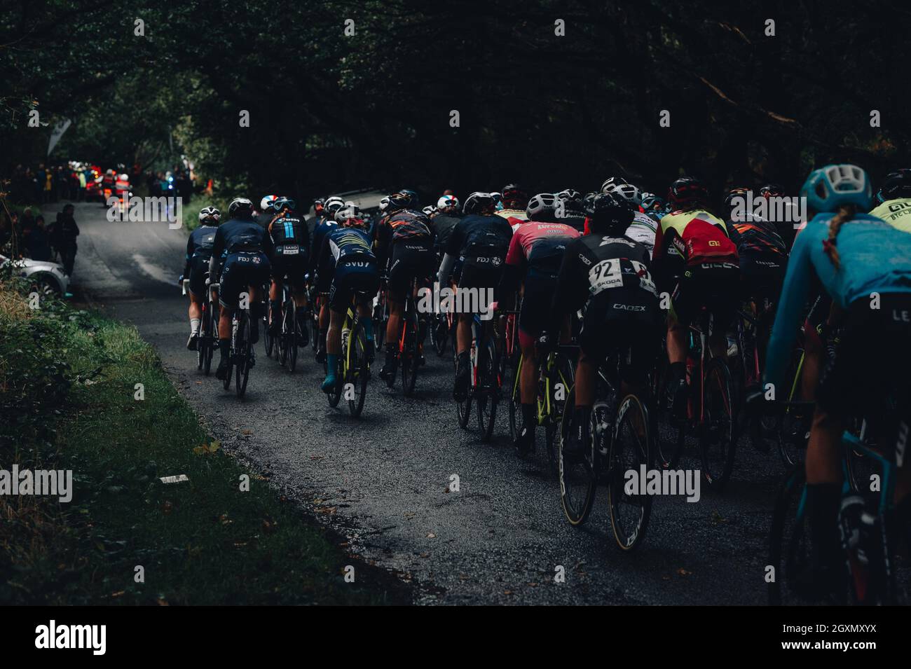 5. Oktober 2021 Frauen Tour. Stufe 2. Walsall zu Walsall. Das Feld im Regen. Foto von Simon Gill. Stockfoto