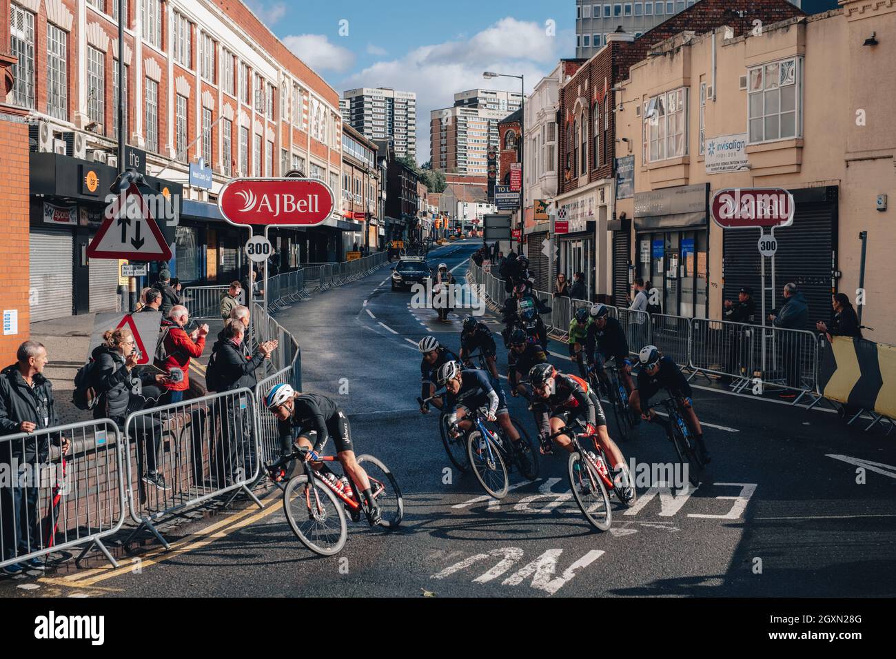 5. Oktober 2021 Frauen Tour. Stufe 2. Walsall zu Walsall. Amy Pieters (Etappensiegerin) nimmt die Kurve 300 Meter vor dem Antritt. Foto von Simon Gill. Stockfoto