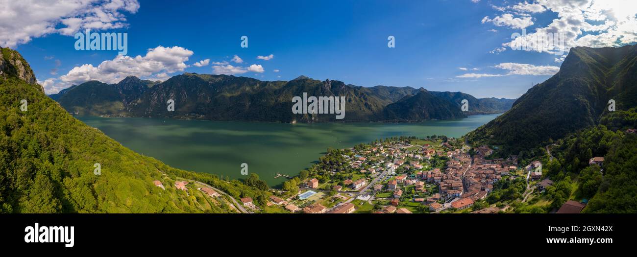 Gemeinden von Anfo, ein Resort am Ufer des Idrosees, Lombardei, Italien Stockfoto