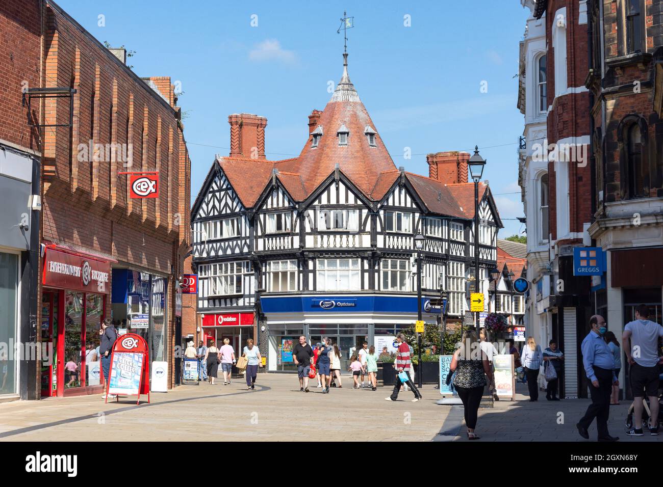 Talbot-Gebäude und Fußgängerzone Hope Street, Wrexham (Wrecsam), Wrexham County Borough, Wales, Vereinigtes Königreich Stockfoto