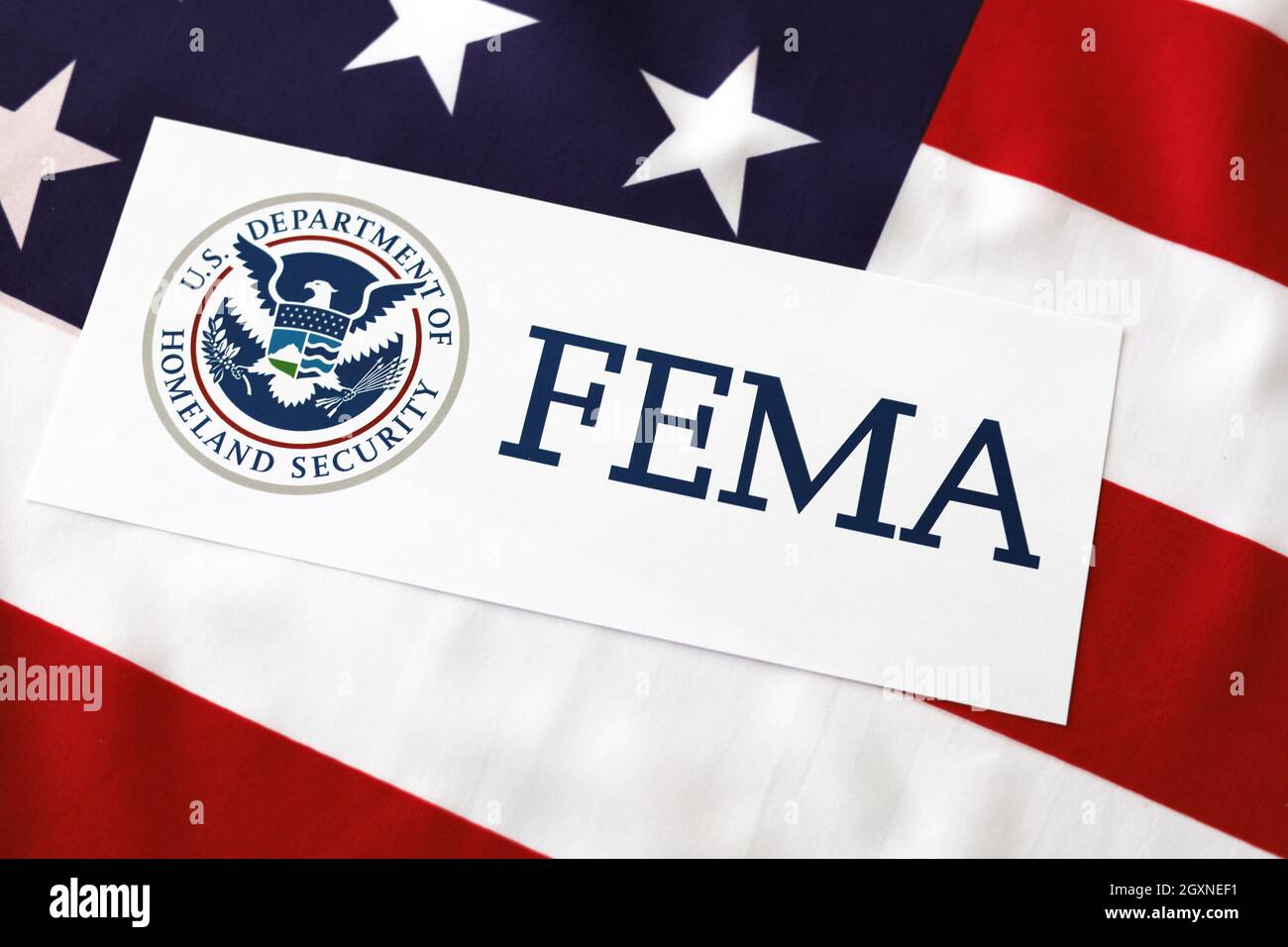 Logo FEMA mit Flagge des Vereinigten Staates von Amerika Stockfoto