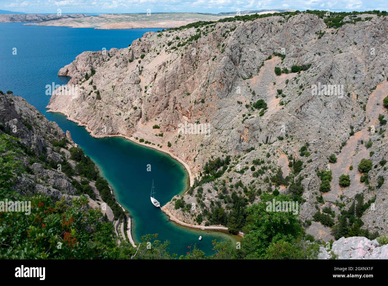 Zavratnica Bucht, Prirode Velebit Nationalpark, Jablanac, im Hintergrund Insel Rab, Dalmatien, Kroatien Stockfoto