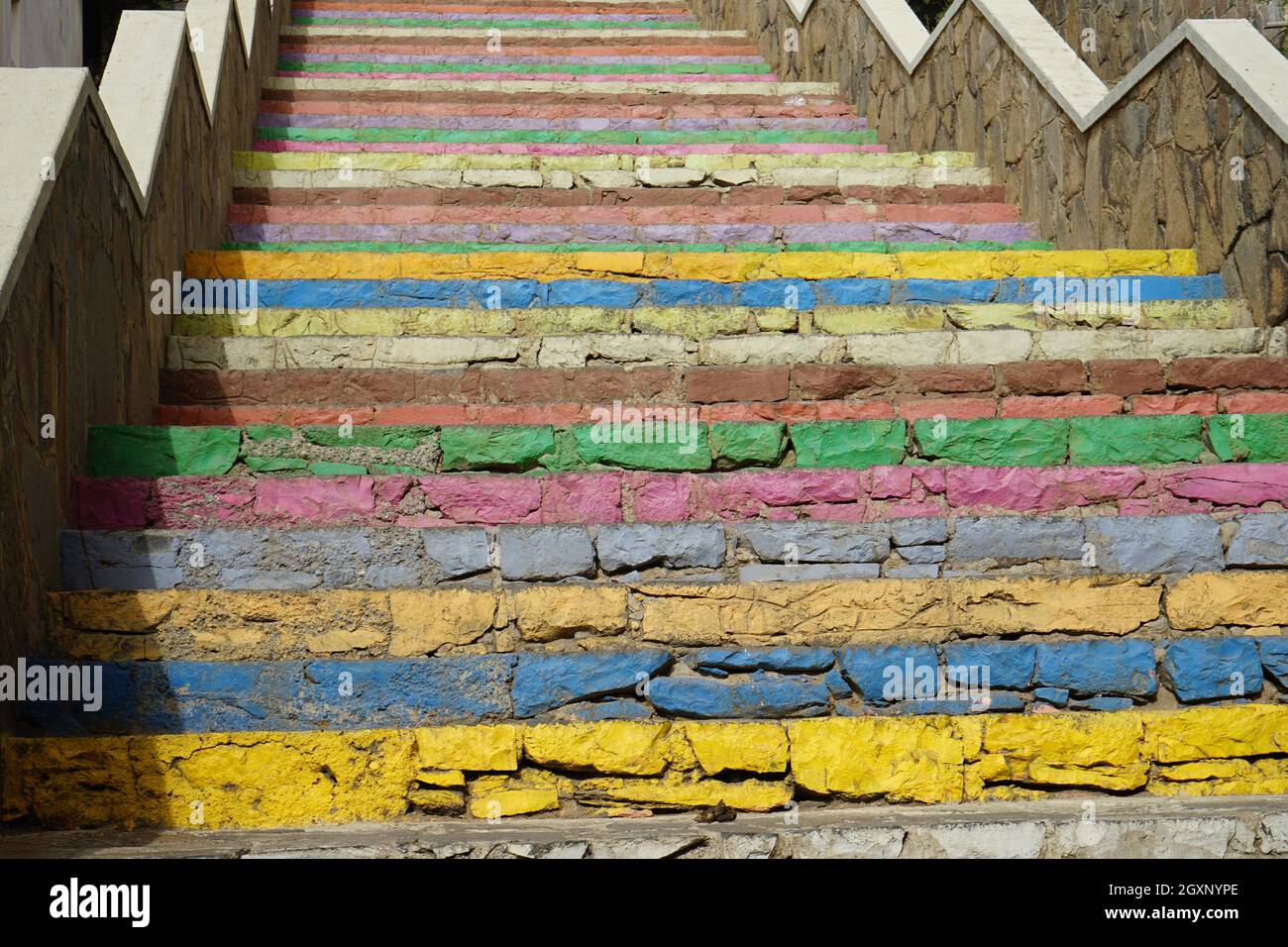 Farbenfrohe Schritte zum Bairro de Brasil, Bezirk Praia, Praia, Santiago, Kapverdische Inseln, Kap Verde Stockfoto