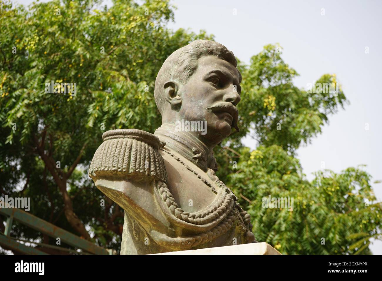 Büste des Generalgouverneurs Alexandre Alberto Da Rocha de Serpa Pinto, Praca Alexandre Albuquerque, Zentrum von Praia, Plato, Praia, Insel Santiago Stockfoto