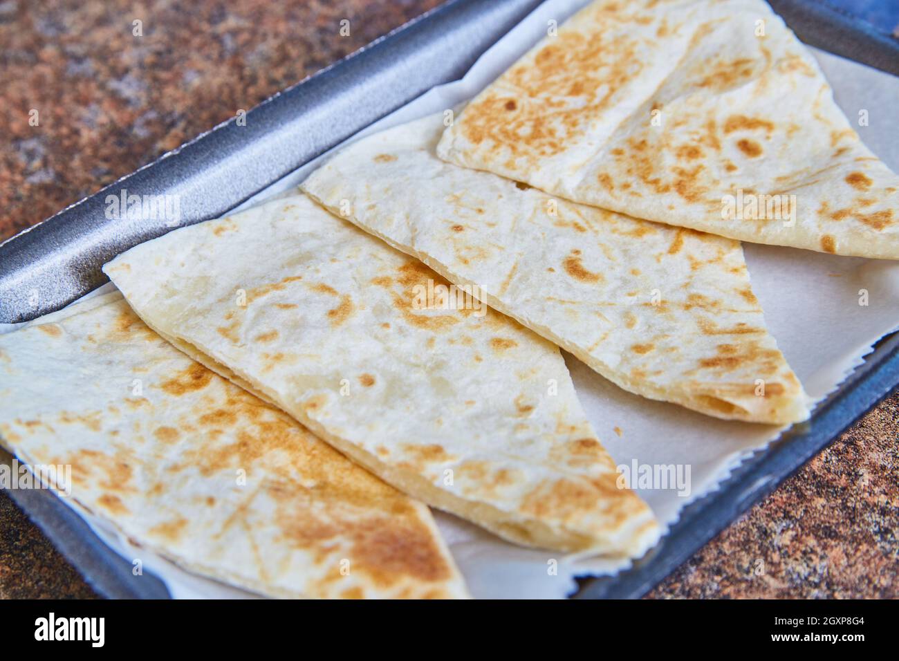 Quesadilla, einfacher Käse, mexikanisches Essen für Kinder Stockfoto
