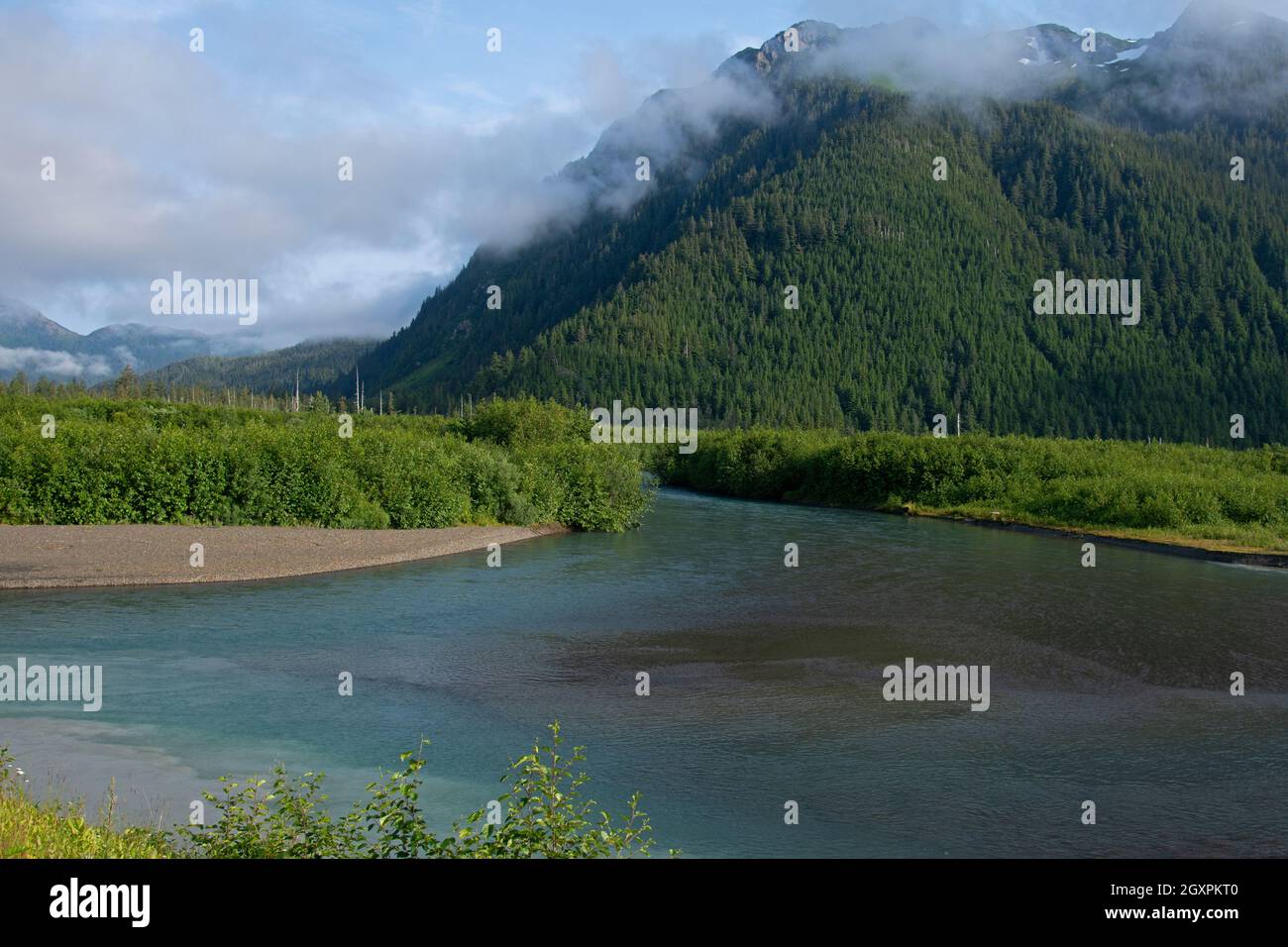 Malerische Flusslandschaft rund um den Copper River Highway, Cordova, Alaska, USA Stockfoto