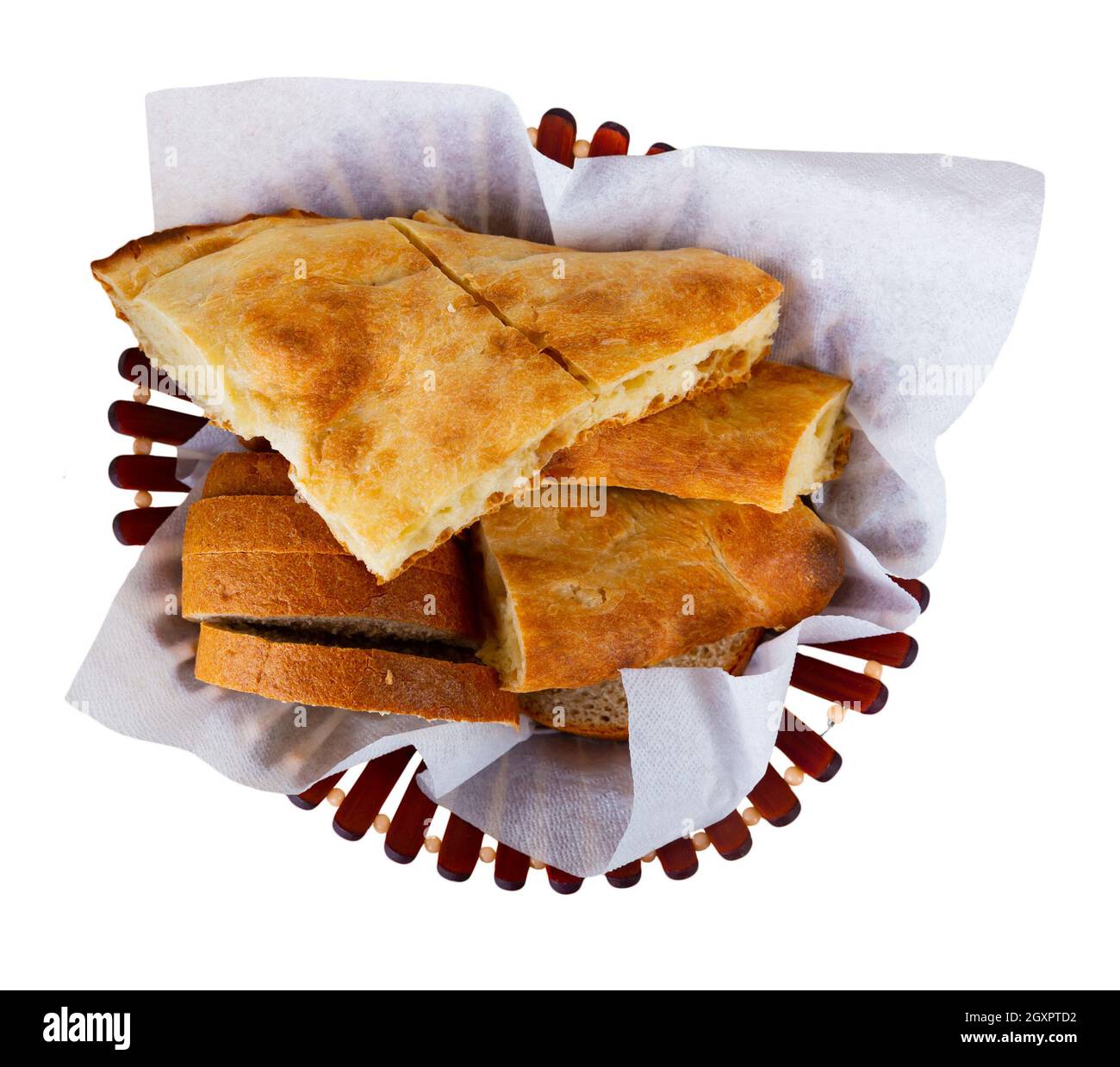 Zum Mittagessen wird georgianisches Brot in Scheiben geschnitten Stockfoto