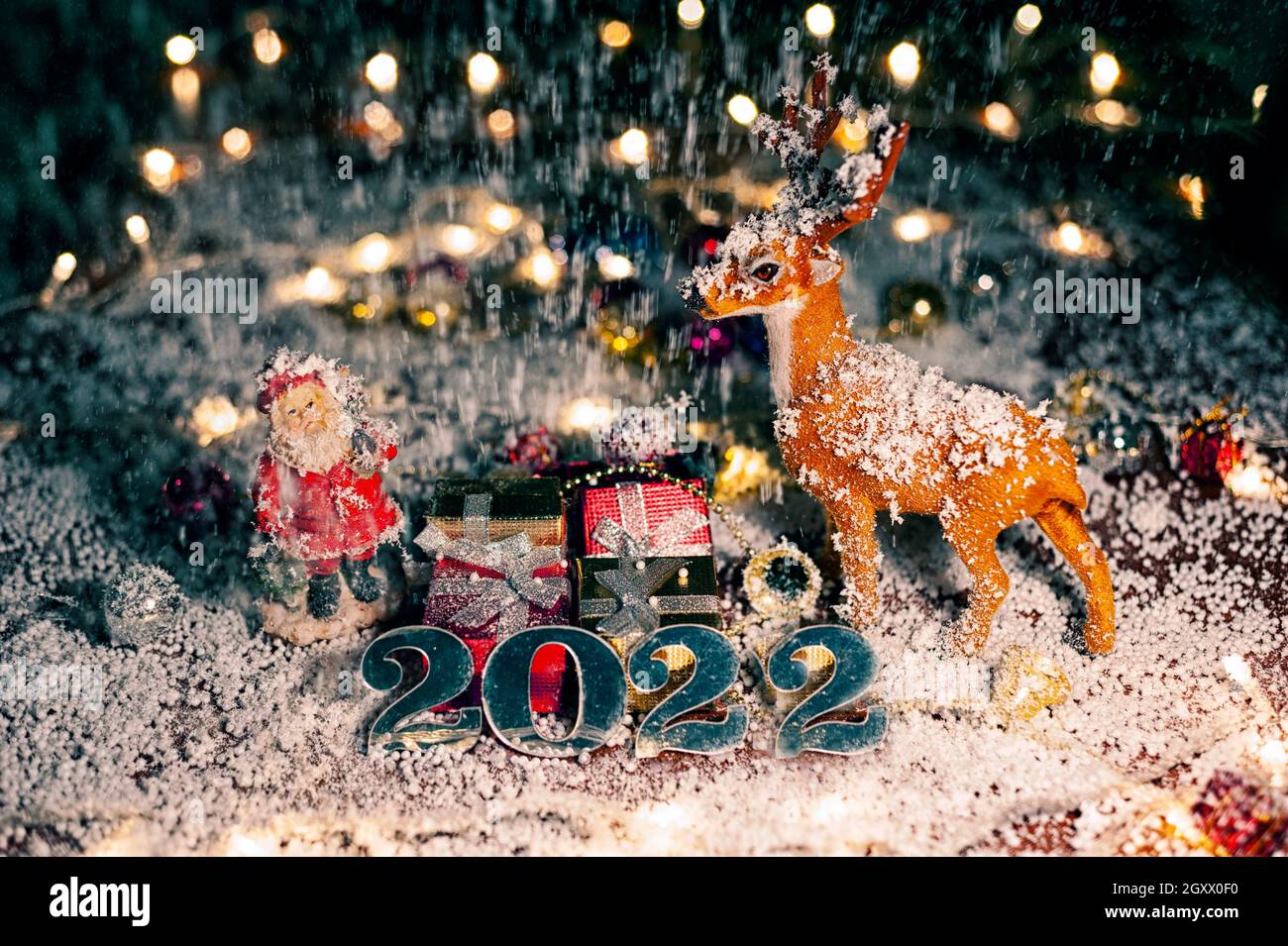 Frohes neues Jahr 2022 Textnachricht mit Lichteffekten Hintergrund Stock Foto Stockfoto