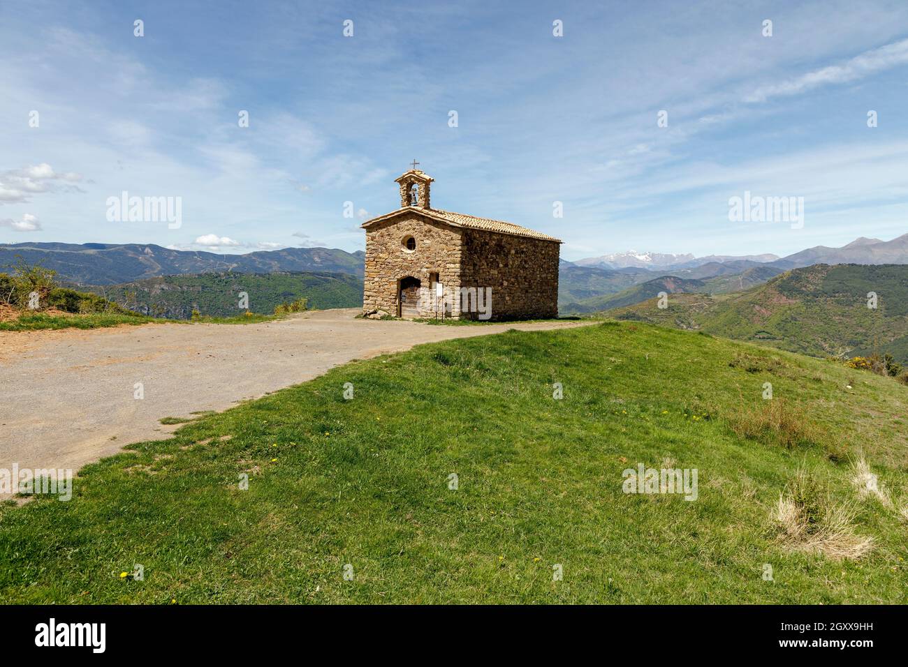 Hermitage und Aussichtspunkt San Salvador de Irgo de Tor, ein Stadtheiligtum der Gemeinde Pont de Suert (Alta Ribagorza, Provinz Lleida, Stockfoto