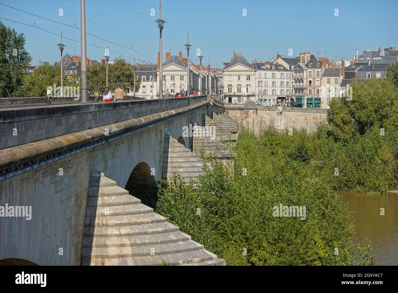 Orleans, Pont George V über die Loire // Orleans, George V Brücke über die Loire Stockfoto