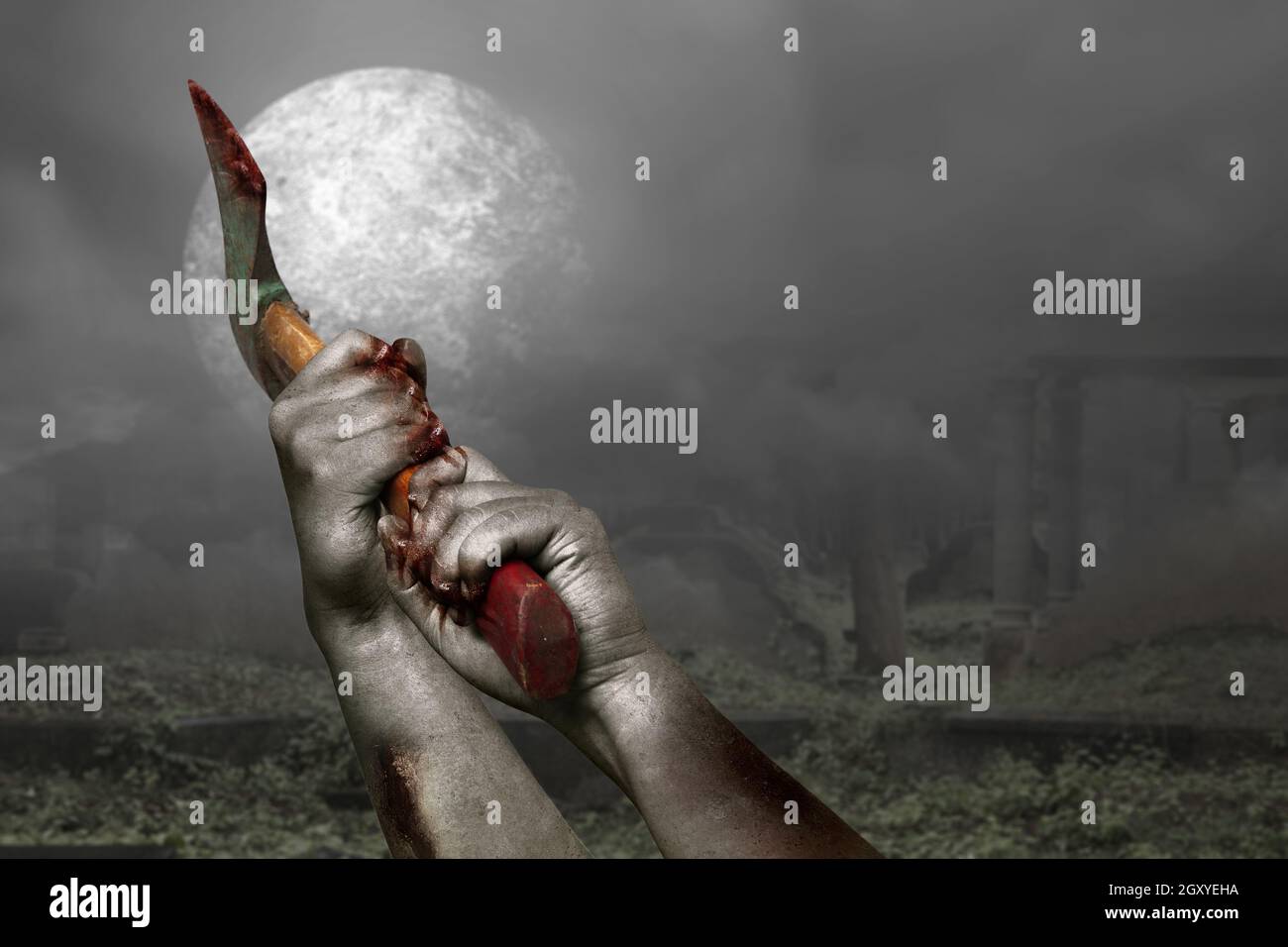 Zombie Hände mit Wunde halten Axt mit der Nachtszene Hintergrund Stockfoto