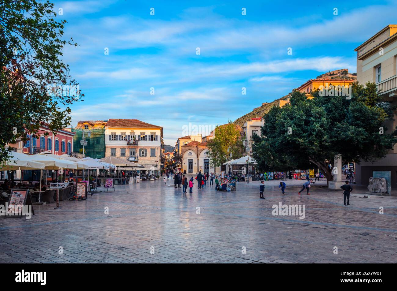Nafplio-Griechenland, Syntagma-Platz - der historische Platz der Stadt in der Altstadt. Stockfoto