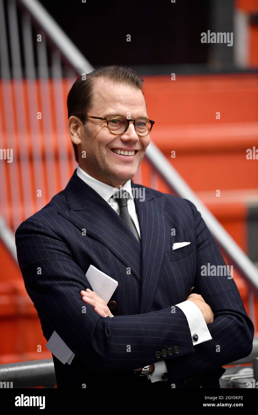 Prinz Daniel besucht die Behrn Arena, eine Eishockeyhalle in Orebro, Schweden, am 6. Oktober 2021. Das Kronprinzessin-Paar ist auf einem eintägigen Besuch in Orebro. Foto: Pontus Lundahl / TT-Code 10050 Stockfoto