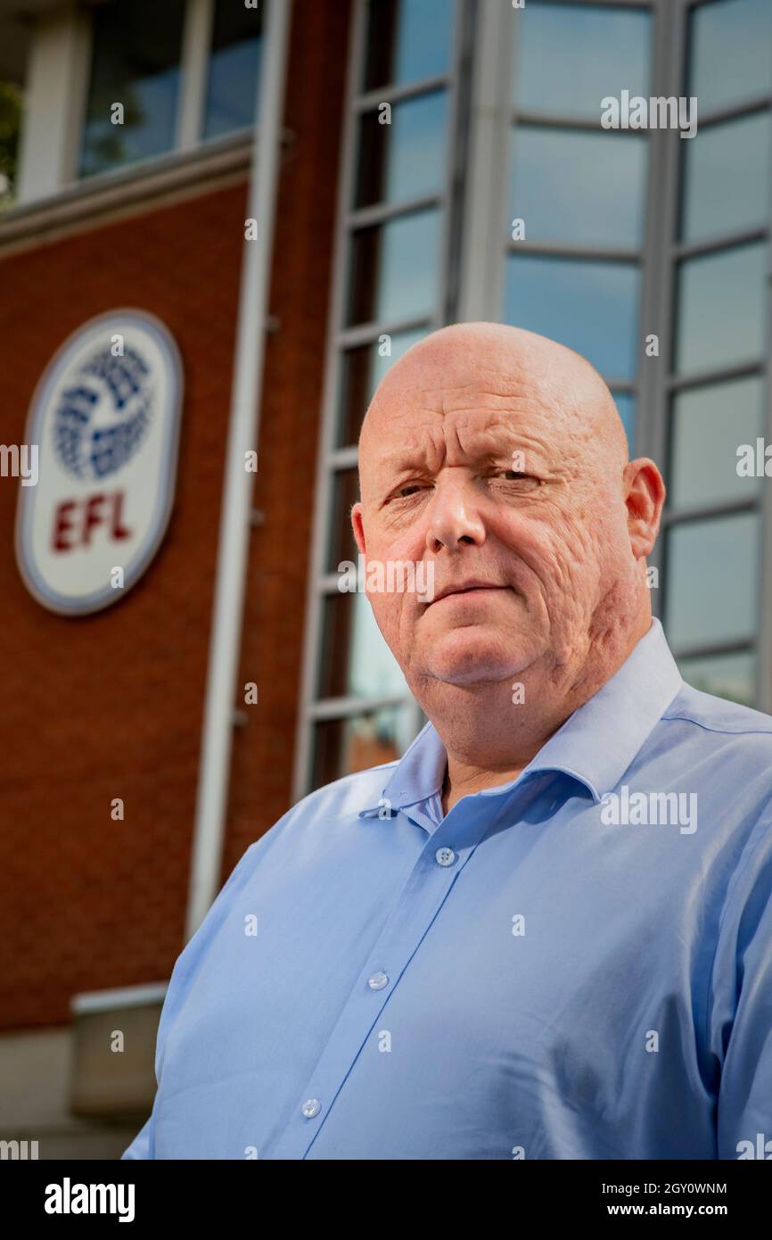 David Baldwin, Chief Executive der English Football League (EFL), posiert für ein Porträt vor dem EFL-Gebäude in Preston, Lancashire, Großbritannien Stockfoto