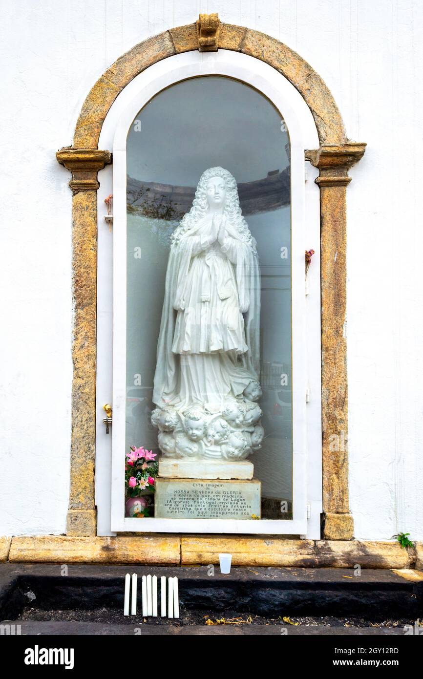 Religiöse Skulptur der Muttergottes von Gloria im Stadtteil 'La Gloria' in Rio de Janeiro, Brasilien. Stockfoto