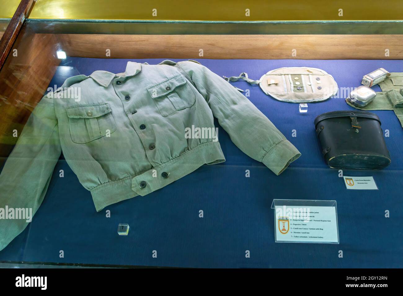 Militärjacke Ausstellung im Museum des Zweiten Weltkriegs in 'La Gloria' in Rio de Janeiro, Brasilien. Stockfoto