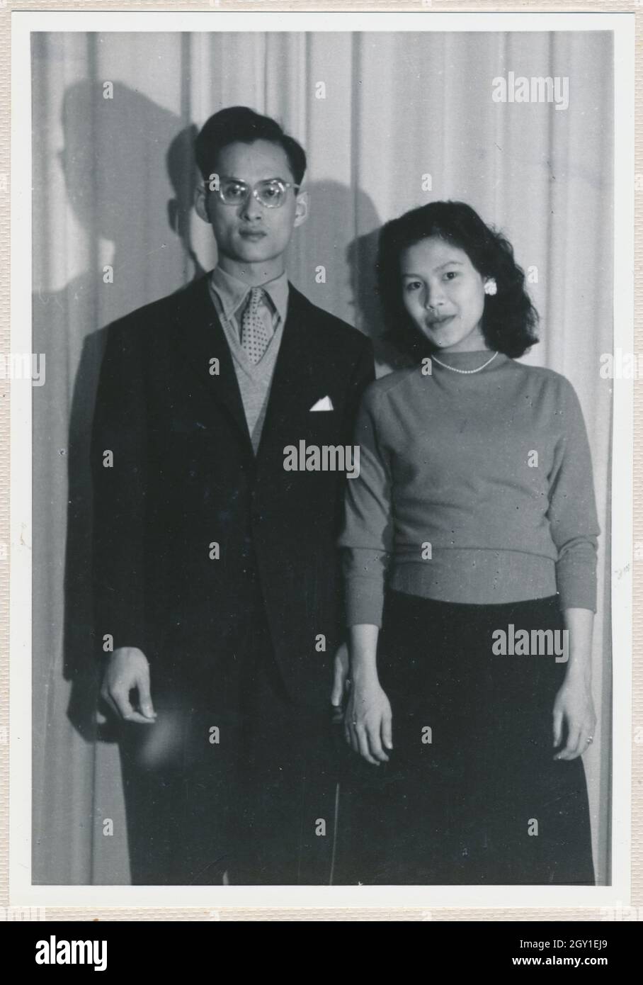 König Bhumibol Adulyadej und Königin Sirikit von Thailand Stockfoto