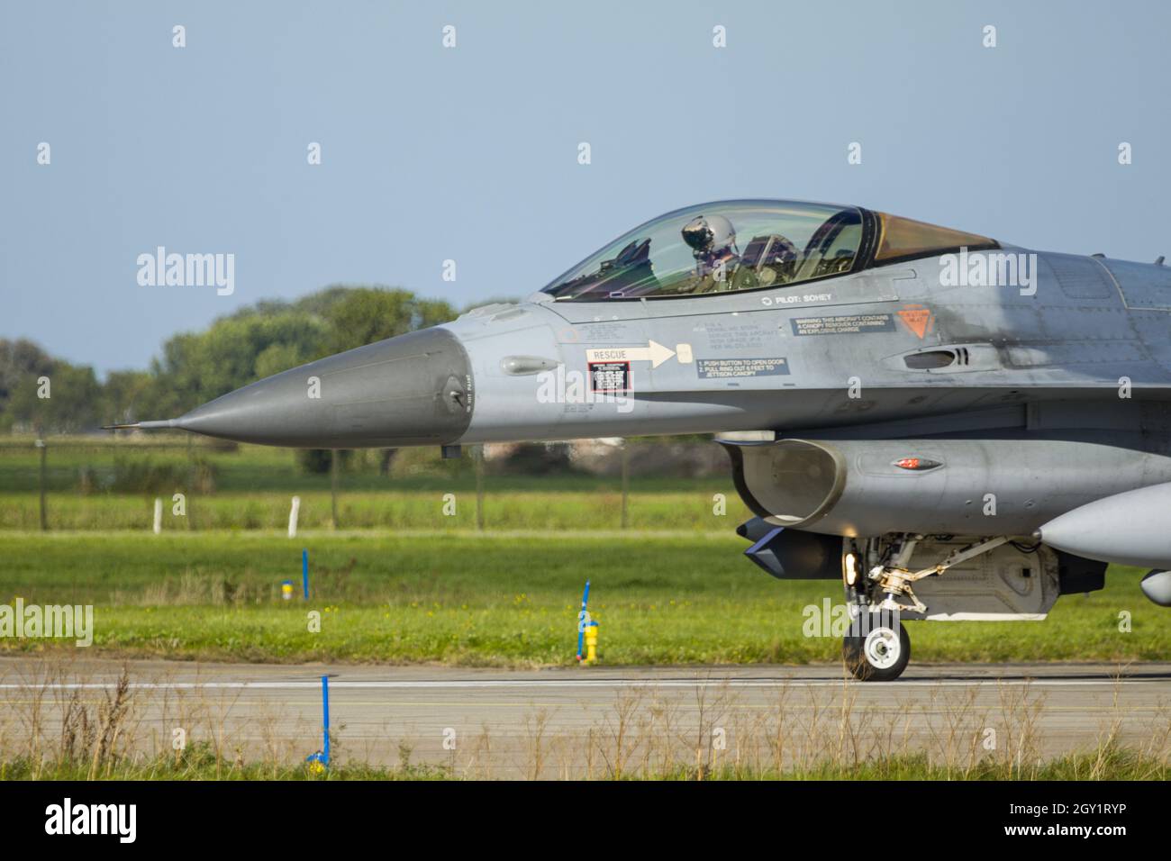 Leeuwarden Niederlande Okt. 4 2021 Waffenlehrgang F-16 Vorbereitung auf den Start Stockfoto