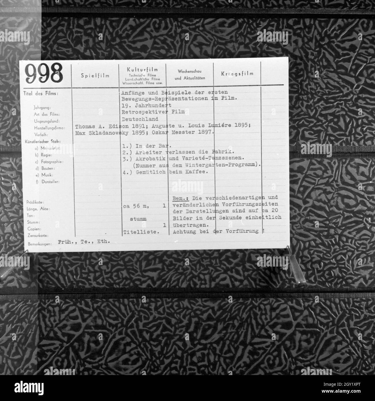 Reproduktion einer Filmlaufkarte für cinematographische Frühwerke, Deutschland 1930er Jahr. Reproduktion von einem zensor Karte für frühe exmaples der Kinematografie, Deutschland 1930. Stockfoto