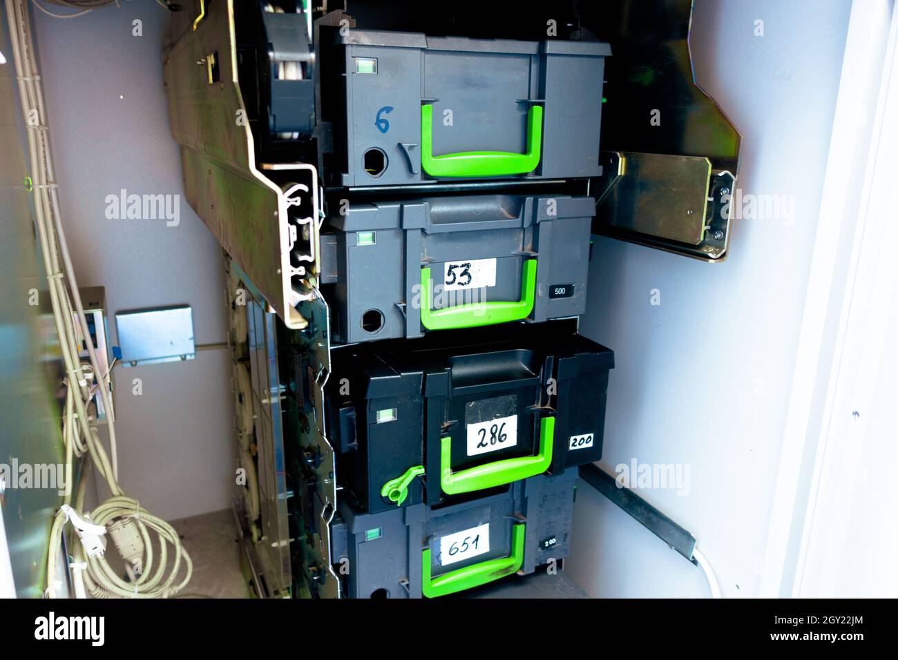 Blick auf den Geldautomaten. Geldauszahlungsboxen. Geldautomaten Stockfoto