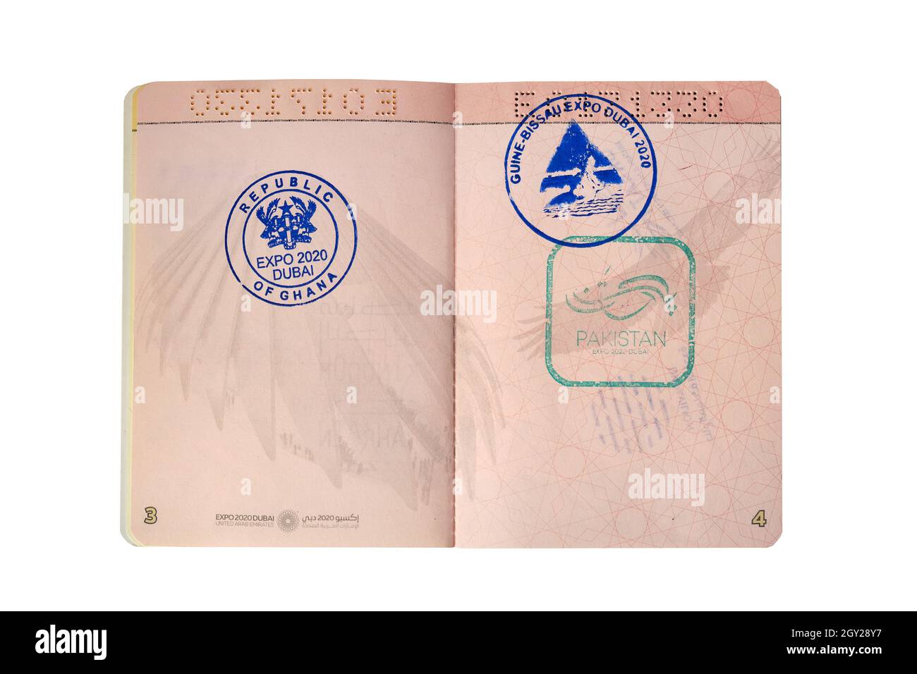 Die Republik Ghana, Guinea-Bissau und Pakistan Passmarken in einem Expo 2020 Besucherpass, Dubai, VAE Stockfoto