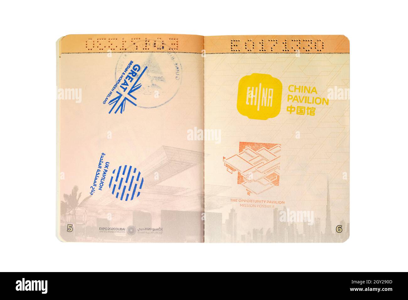 Der Passstempel des britischen und nordirischen, britischen, chinesischen und Opportunity Pavilion in einem Expo 2020-Besucherpass, Dubai, VAE Stockfoto