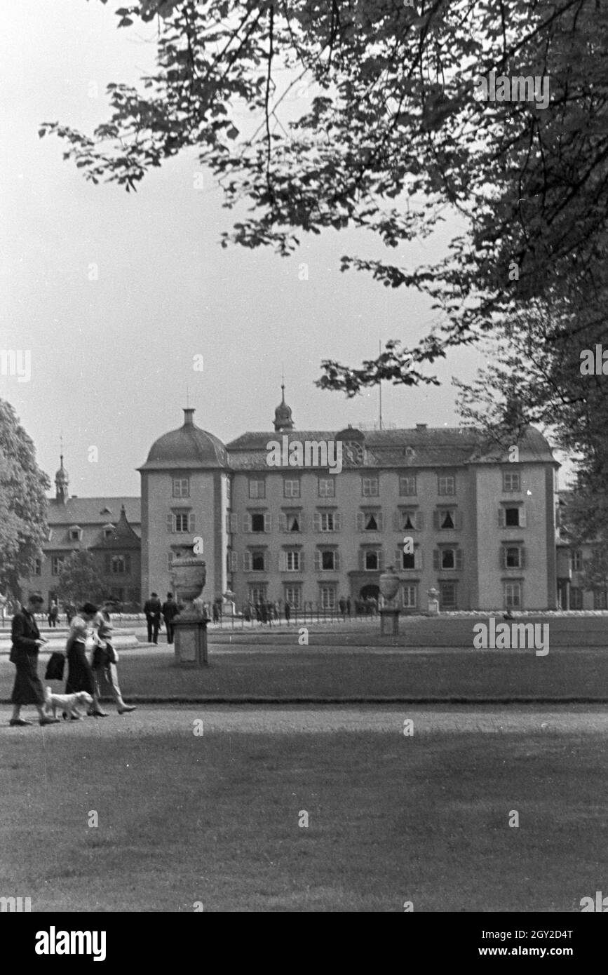 Ein Ausflug zum Schloss Schwetzingen, Deutsches Reich 30er Jahre. Eine Exkursion nach Schwetzingen; Deutschland 1930. Stockfoto