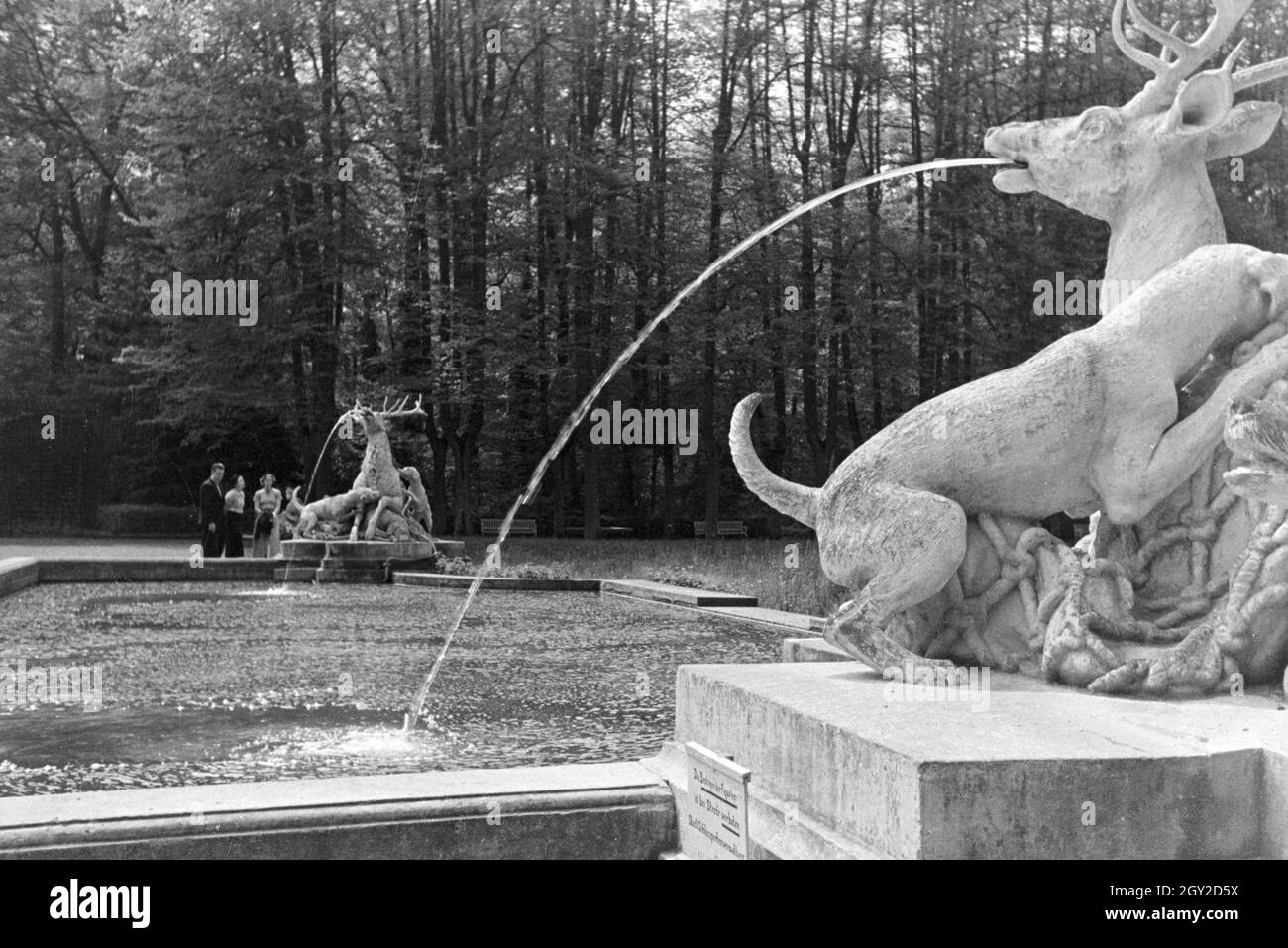 Ein Ausflug zum Schloss Schwetzingen, Deutsches Reich 30er Jahre. Eine Exkursion nach Schwetzingen; Deutschland 1930. Stockfoto