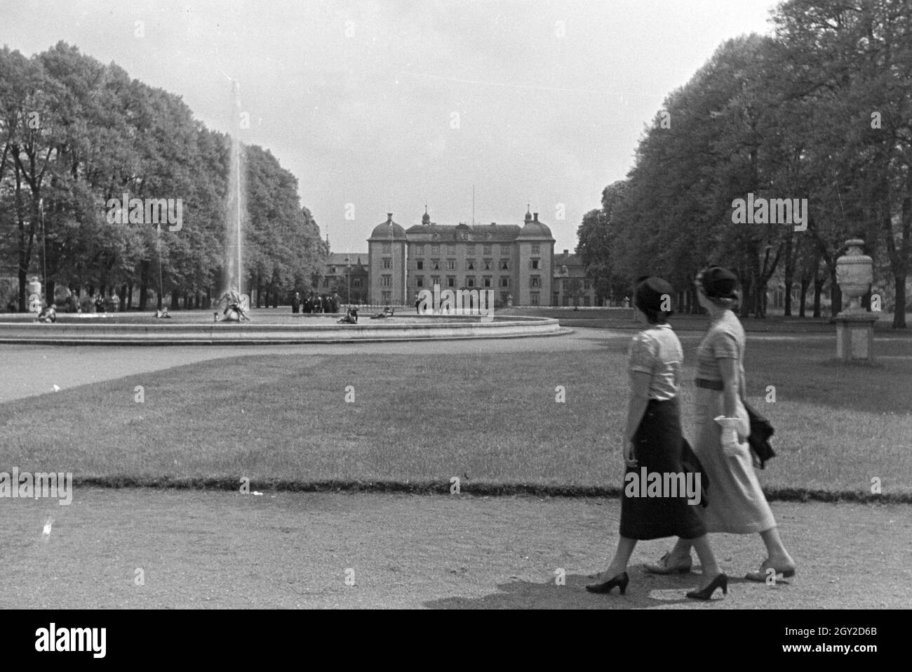 Ein Ausflug zum Schloss Schwetzingen, Deutsches Reich 30er Jahre. Eine Exkursion nach Schwetzingen; Deutschland 1930. Stockfoto