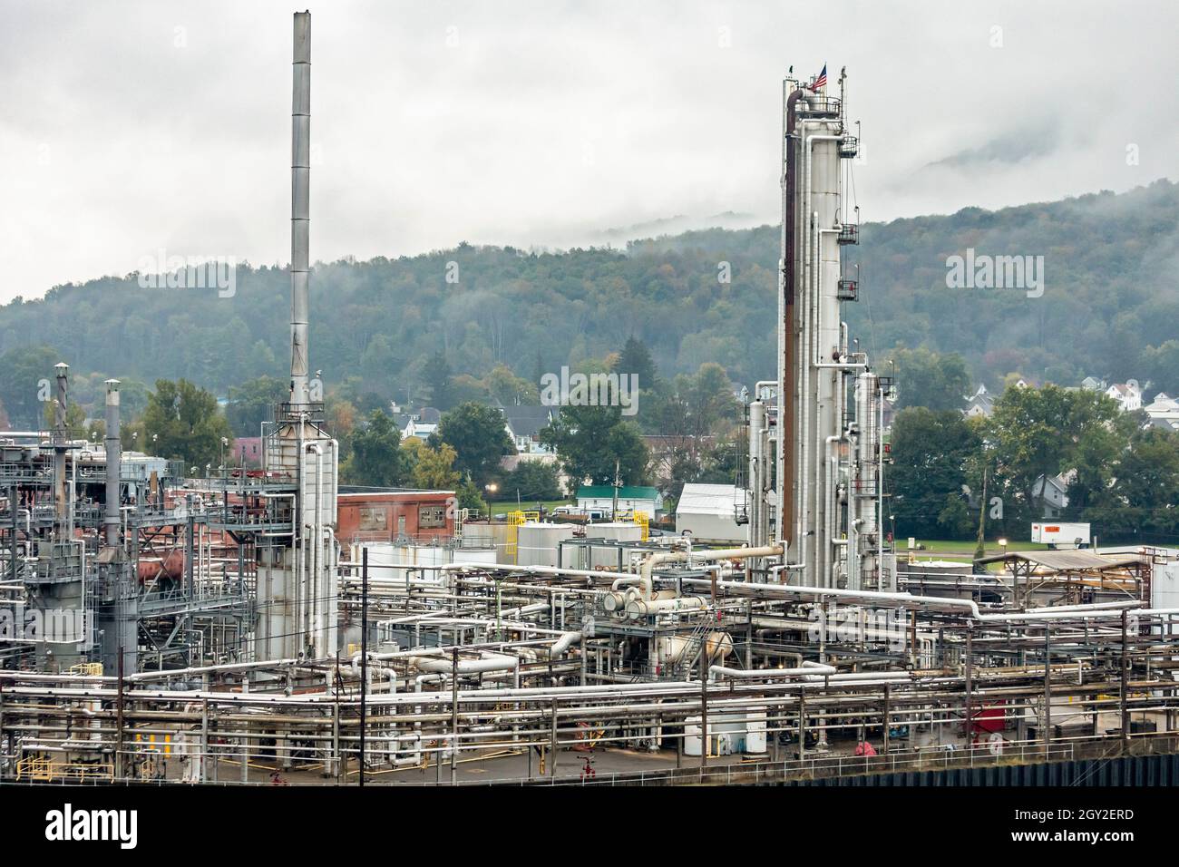 Bradford, Pennsylvania - die Ölraffinerie der American Refining Group. Früher Kendall, ist es die älteste kontinuierlich in Betrieb befindliche Raffinerie in der United Street Stockfoto