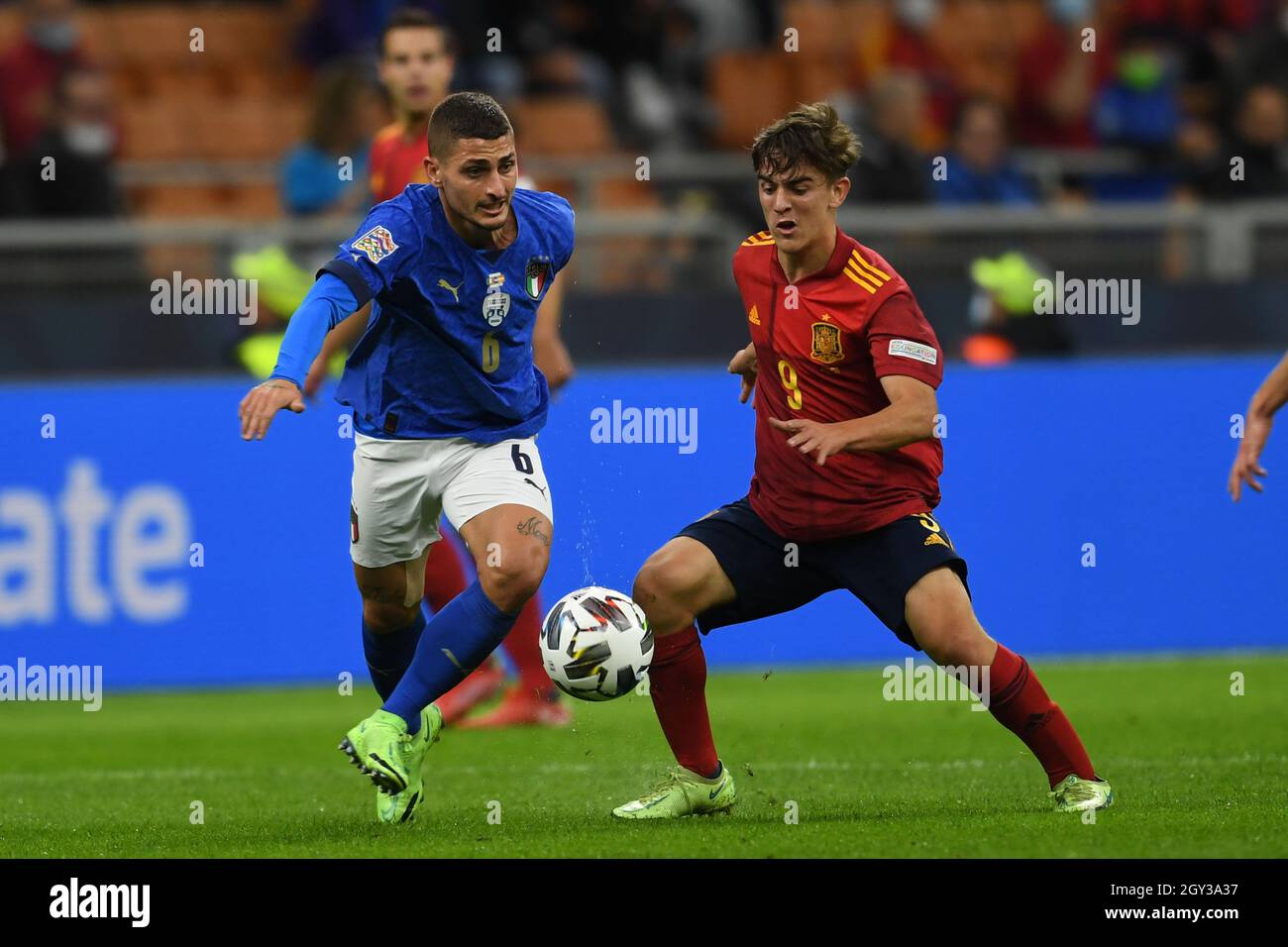 Mailand, Italien. Oktober 2021. Marco Verratti (Italien)Gavi Pablo Martin Paez Gavira (Spanien) Während des UEFA-Spiels „Nations League 2020-2021“ zwischen Italien 1-2 Spanien im Giuseppe-Meazza-Stadion am 6. Oktober 2021 in Mailand, Italien. (Foto von Maurizio Borsari/AFLO) Quelle: Aflo Co. Ltd./Alamy Live News Stockfoto