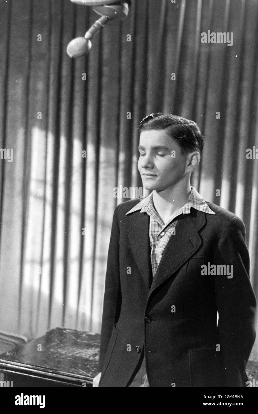 Wis bei Probeaufnahmen für den Film Familienanschluss von Carl Boese