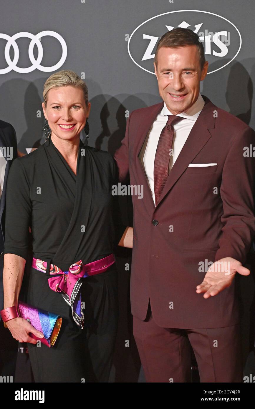 Kai PFLAUME (Moderator) mit seiner Frau Ilke. AUDI GENERATION AWARD