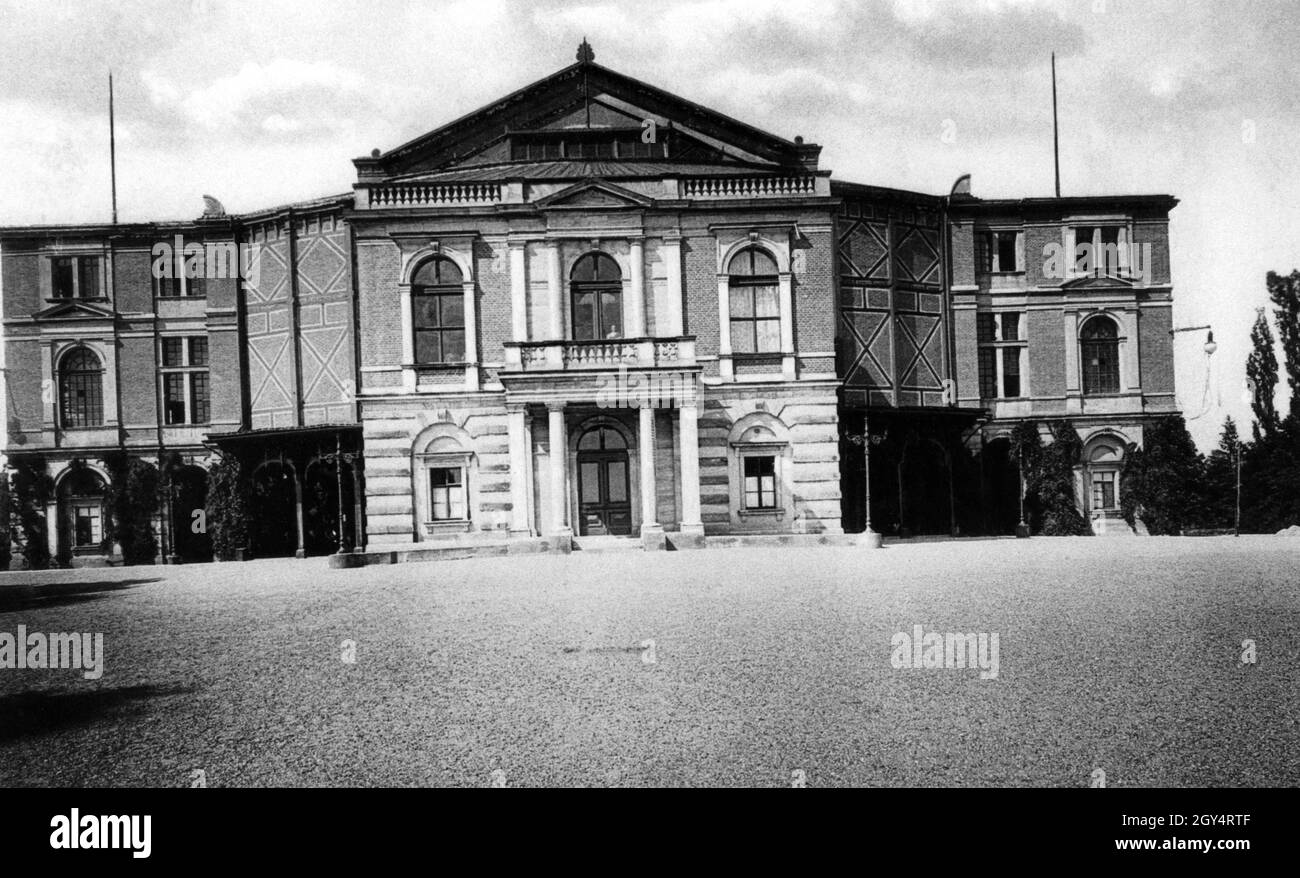 Das Foto zeigt das Richard-Wagner-Theater (heute: Festspielhaus) in Bayreuth im Jahr 1894. [Automatisierte Übersetzung] Stockfoto