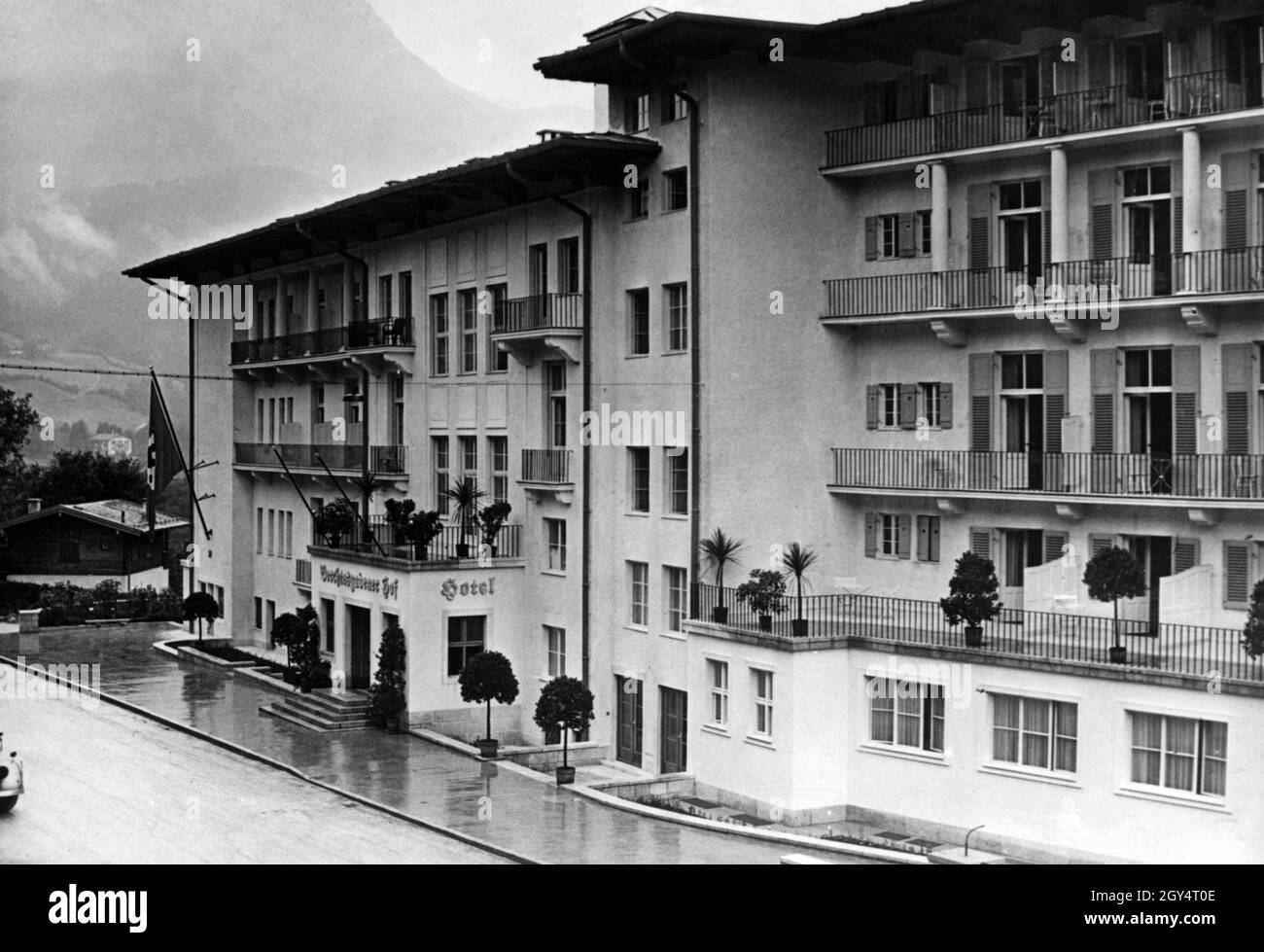 Das Foto vom 10. August 1940 zeigt das Hotel 'Berchtesgadener Hof' (früher: Grand Hotel Auguste Viktoria) in Berchtesgaden nahe dem Obersalzberg kurz nach seiner Einweihung. Das Hotel diente als Gästehaus für Hitler und die NSDAP, war aber auch offen für andere Touristen. [Automatisierte Übersetzung]' Stockfoto