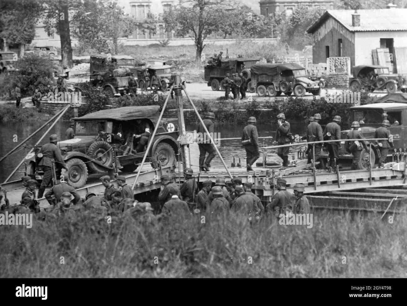 Französischer Feldzug im Zweiten Weltkrieg: Deutsche Truppen überqueren die Maas bei Sedan. [Automatisierte Übersetzung] Stockfoto