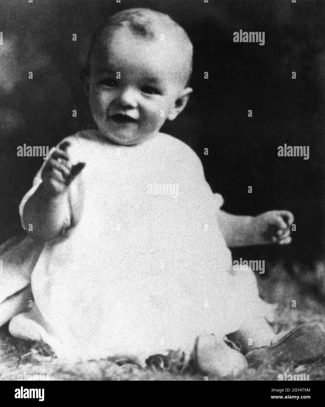 Die amerikanische Filmschauspielerin Marilyn Monroe als Baby. Sie wurde am 1. Juni 1926 in Los Angeles als Norma Jean Mortenson geboren. Ihre Augenfarbe ist grau. [Automatisierte Übersetzung] Stockfoto